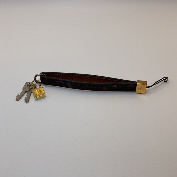 Louis Vuitton Monogram Phone/Bag Charm/Wristlet - Picture 8 of 10